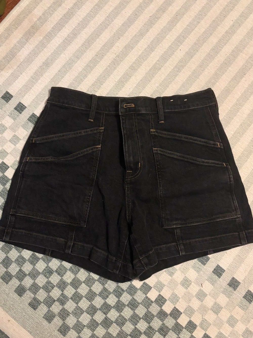 Madewell The Perfect Vintage Mid-Length Cargo Jean Short in Shamp Wash. Size 30. - Picture 2 of 4